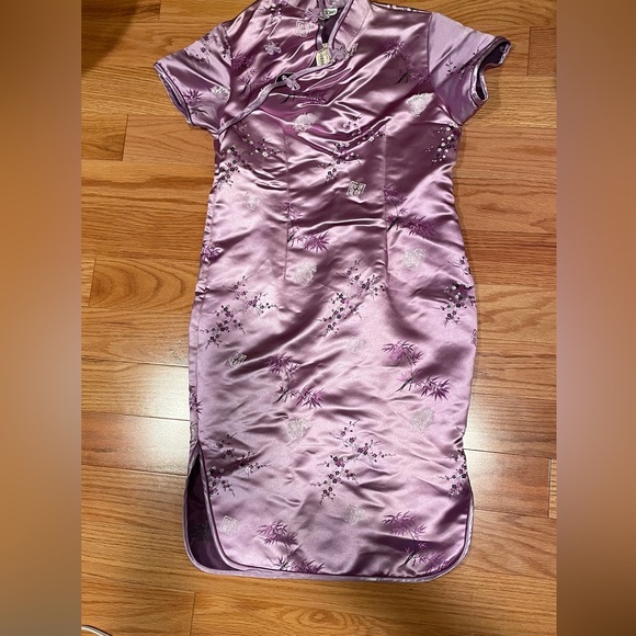 Other - Girl’s silk Chinese dress Size: 18